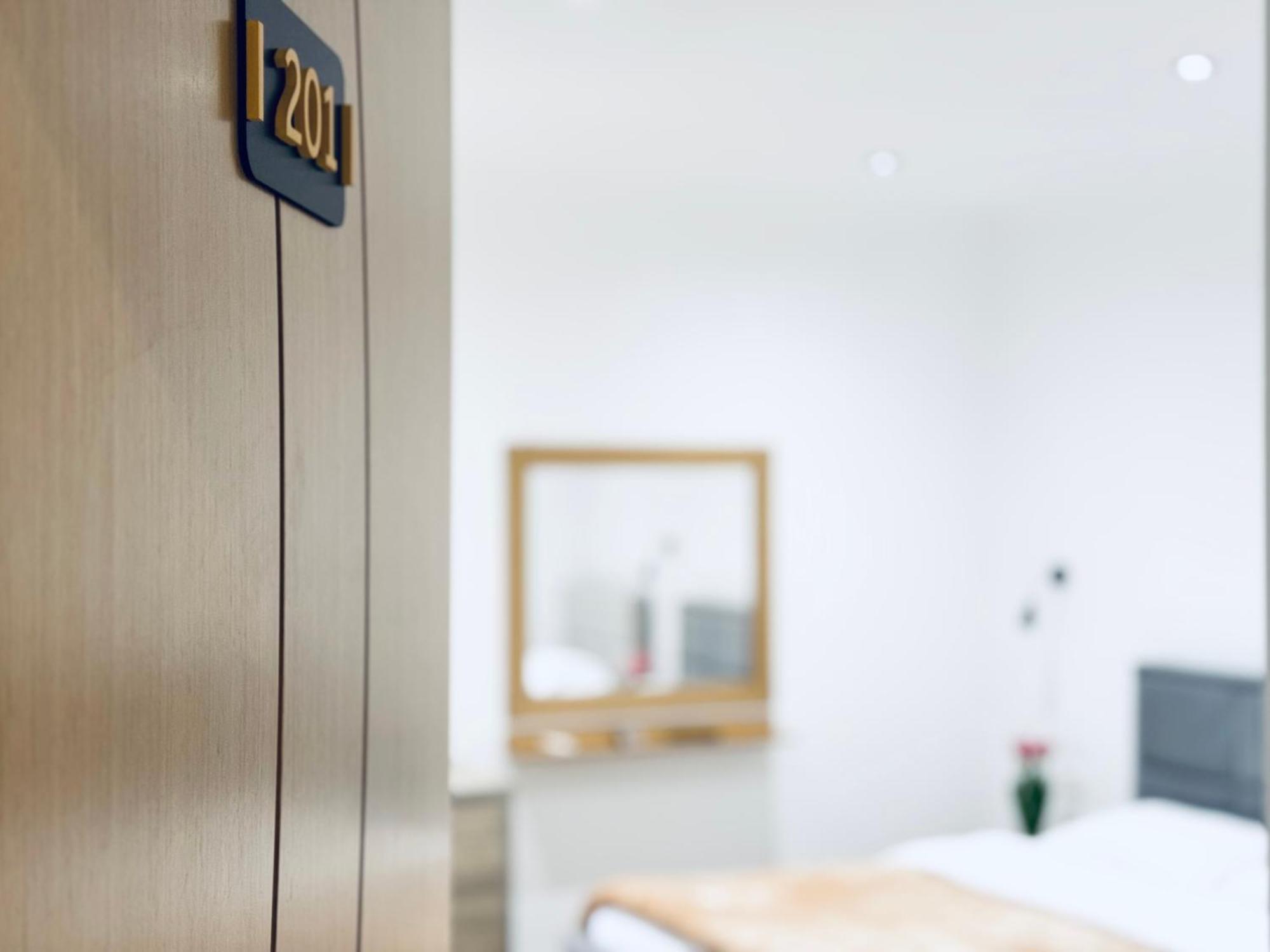 Kutal Park Inn Hotel Përmet Zewnętrze zdjęcie