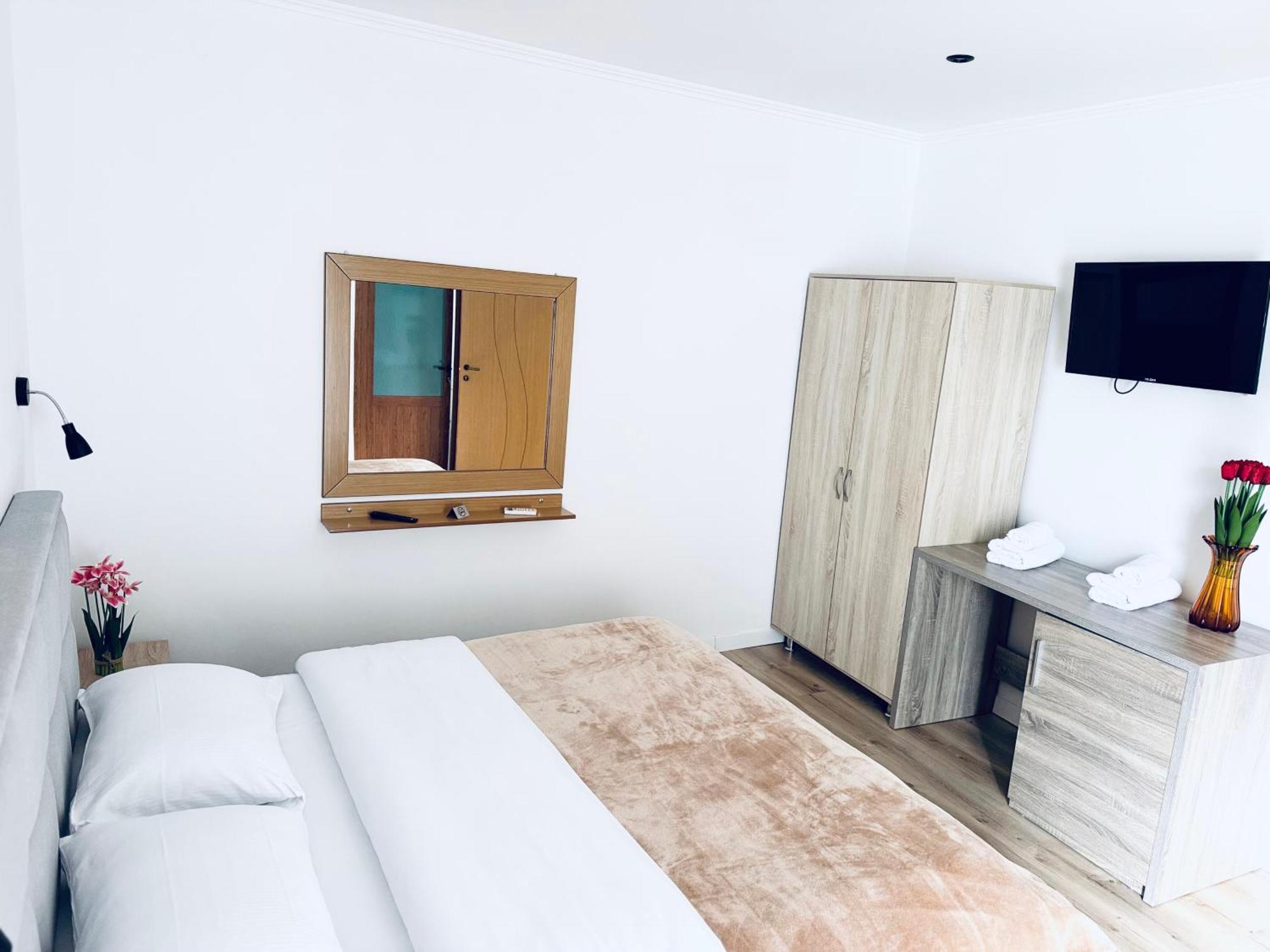 Kutal Park Inn Hotel Përmet Zewnętrze zdjęcie